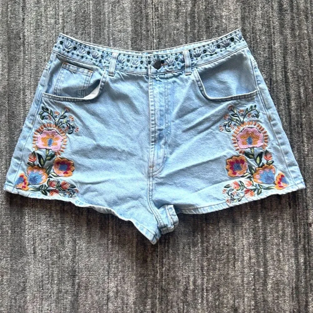 Farm Rio Summer Garden Embroidered Denim Shorts 31